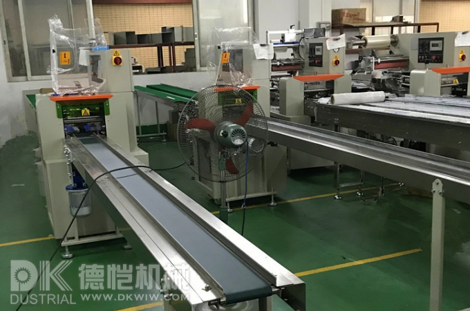 自動(dòng)鋁型材裝箱機(jī)